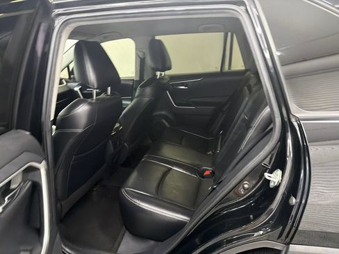 Used 2020 Toyota RAV4 XLE FWD image 21