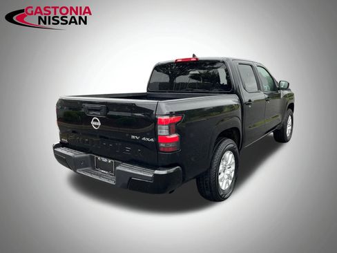 Used 2023 Nissan Frontier SV image 11