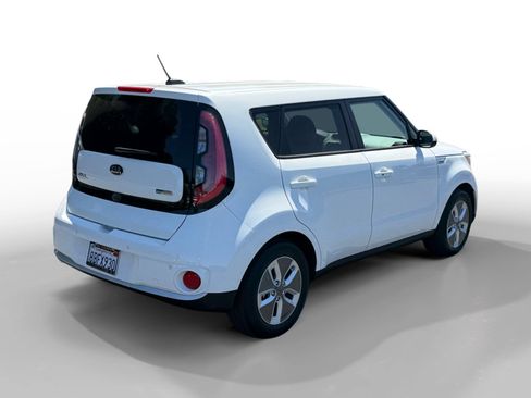 Used 2017 Kia Soul EV + FWD image 5