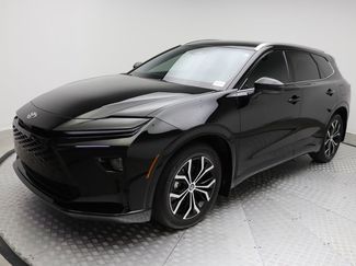 Used 2025 Toyota Crown Signia video 1