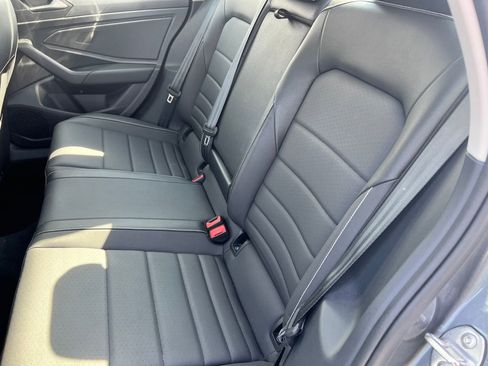 Used 2024 Volkswagen Jetta SE image 12