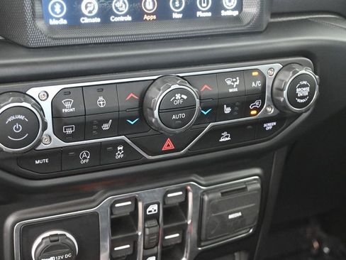 Used 2022 Jeep Gladiator Mojave w/ Cold Weather Group AWD/4WD image 25