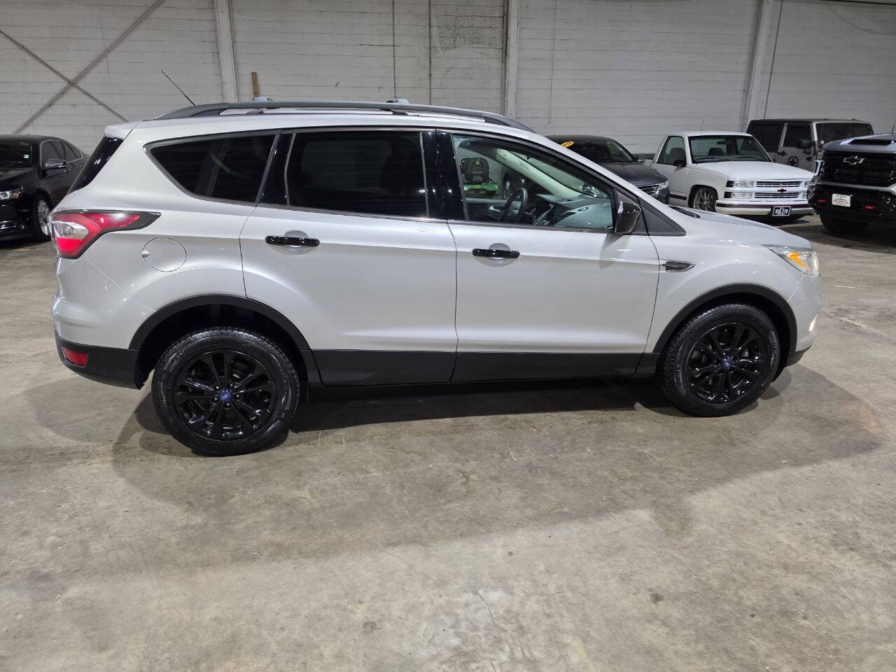 Used 2017 Ford Escape SE w/ Equipment Group 201A AWD/4WD image 13