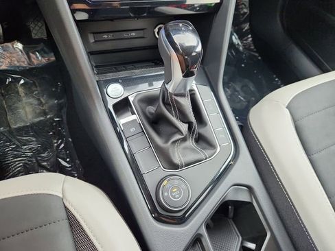 New 2025 Volkswagen Taos SE image 13