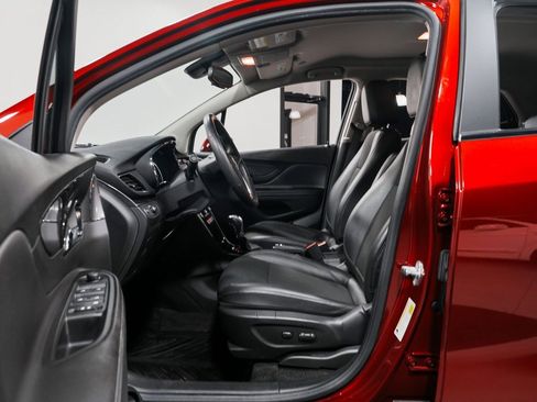 Used 2022 Buick Encore Preferred w/ Safety Package image 28