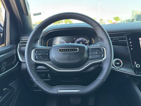 Used 2024 Jeep Wagoneer Series II w/ Flexible Seating Group AWD/4WD image 20