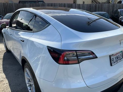 Used 2021 Tesla Model Y Long Range image 91