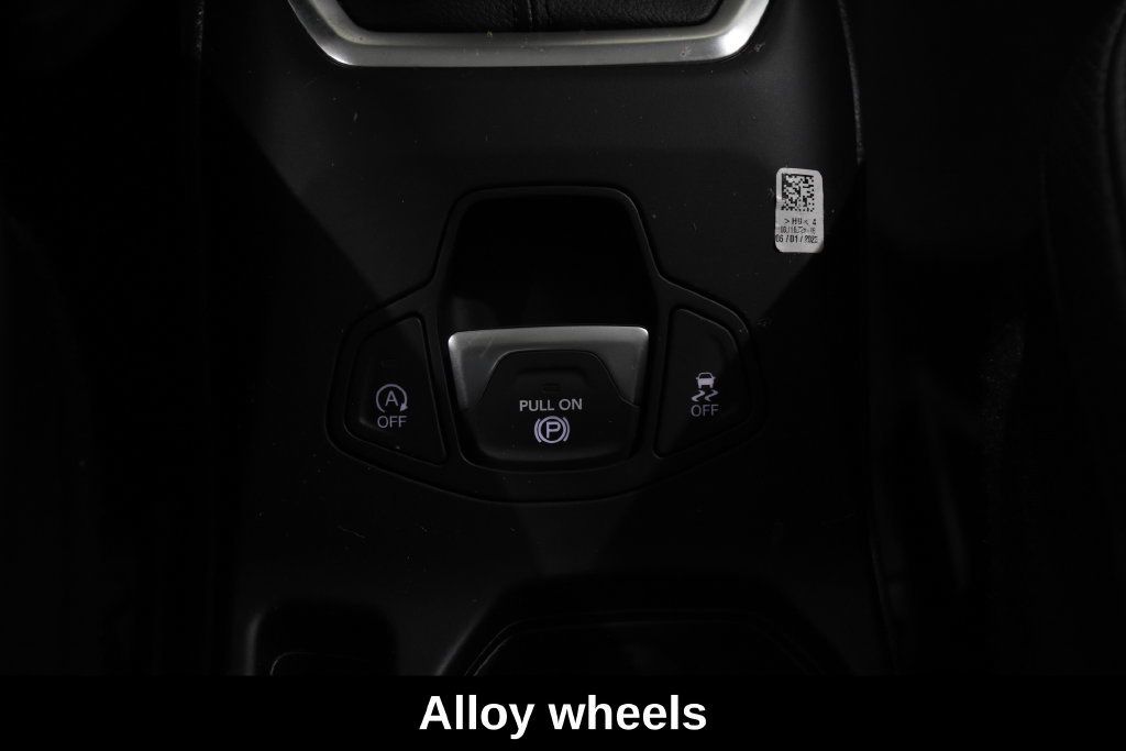 Used 2023 Jeep Renegade Limited w/ Sun/Sound Group AWD/4WD image 28