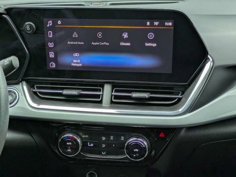 Used 2024 Chevrolet Trax LT FWD image 5