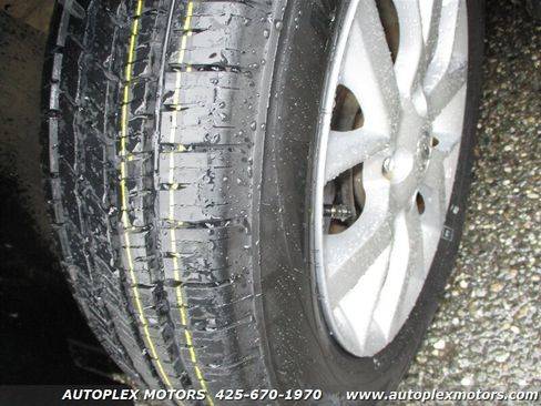 Used 2018 Nissan Versa SV image 30