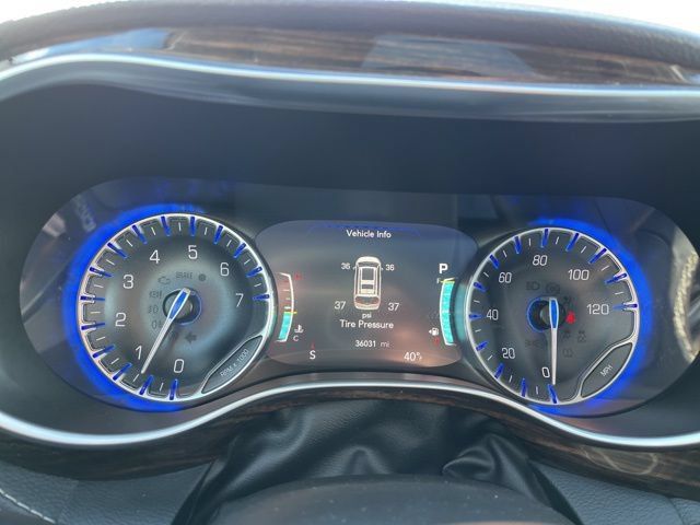 Used 2024 Chrysler Pacifica Limited FWD image 43