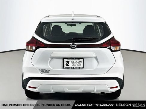 Certified 2025 Nissan Kicks Play S FWD image 6