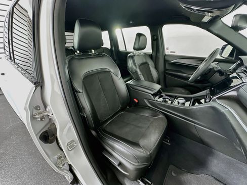 Used 2023 Jeep Grand Cherokee Altitude RWD image 30