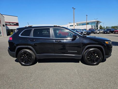 Used 2019 Jeep Cherokee Latitude Plus image 2