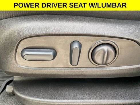 Used 2023 Chevrolet Equinox LT image 12