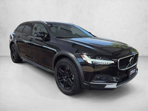 Used 2022 Volvo V90 B6 Cross Country w/ Advanced Package AWD/4WD image 3