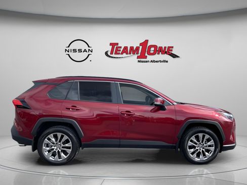 Used 2023 Toyota RAV4 XLE Premium FWD image 9