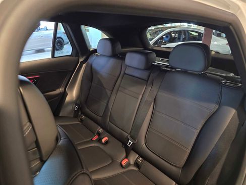 Used 2025 Mercedes-Benz GLC 300 image 18