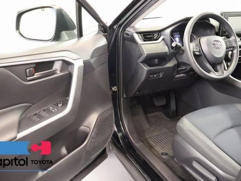 Certified 2022 Toyota RAV4 LE AWD/4WD image 9