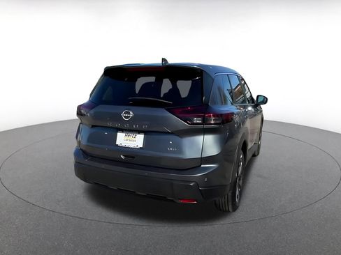 Used 2025 Nissan Rogue SV image 12