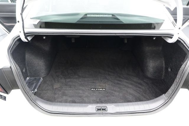 Used 2025 Nissan Altima 2.5 SR AWD/4WD image 13
