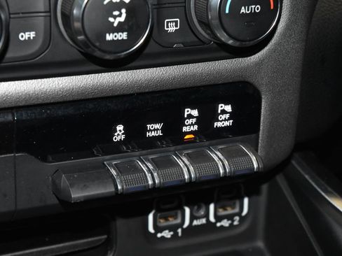 Used 2020 RAM 1500 Big Horn AWD/4WD image 13