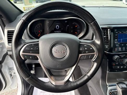 Used 2020 Jeep Grand Cherokee Altitude AWD/4WD image 13