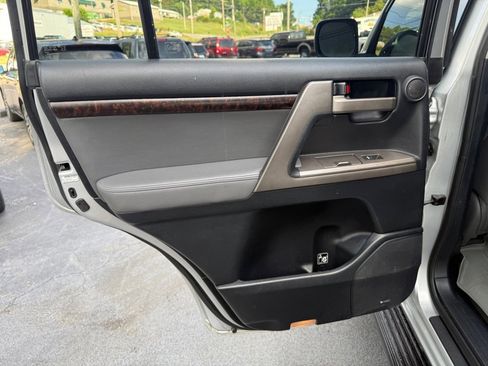 Used 2009 Toyota Land Cruiser image 63
