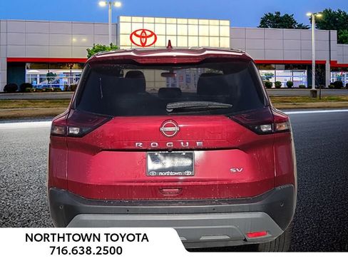 Used 2023 Nissan Rogue SV image 6