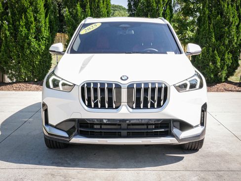 Used 2025 BMW X1 xDrive28i w/ Convenience Package image 3