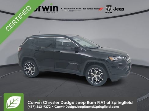 Used 2024 Jeep Compass Latitude image 1