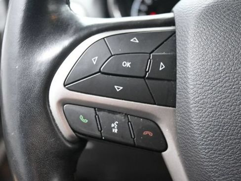 Used 2020 Jeep Grand Cherokee Altitude AWD/4WD image 21