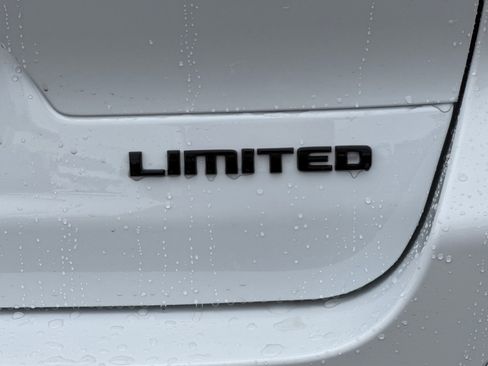 New 2025 Jeep Grand Cherokee L Limited w/ Luxury Tech Group II image 27