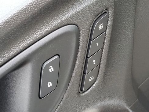 Used 2021 Buick Encore GX Essence image 28