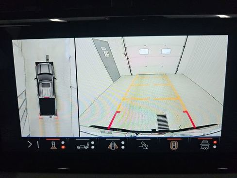 Used 2025 GMC Sierra 1500 AT4X image 32