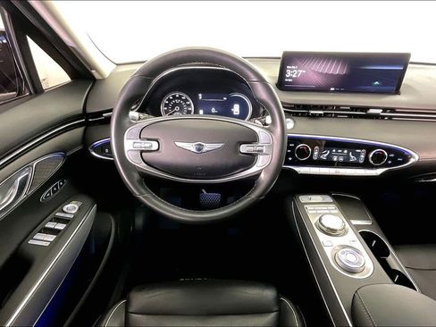 Used 2022 Genesis GV70 2.5T w/ Advanced Package image 7