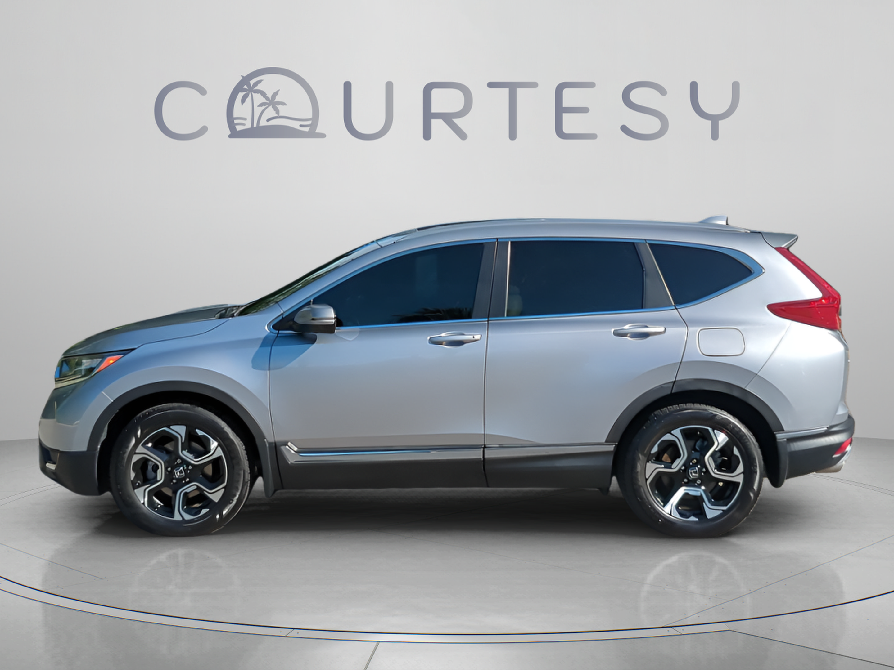 Used 2018 Honda CR-V Touring image 4