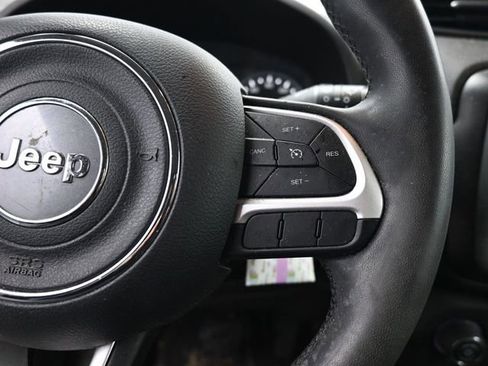 Used 2019 Jeep Renegade Latitude image 21