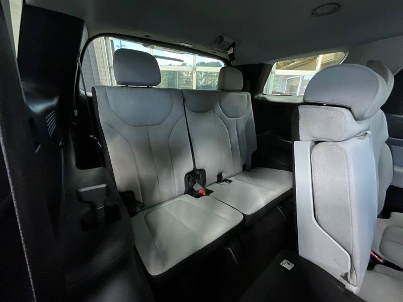 Used 2022 Hyundai Palisade SE FWD image 28