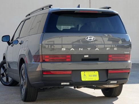Used 2024 Hyundai Santa Fe SEL FWD image 5