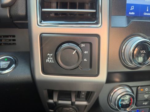 Used 2020 Ford F250 Platinum w/ FX4 Off-Road Package AWD/4WD image 25