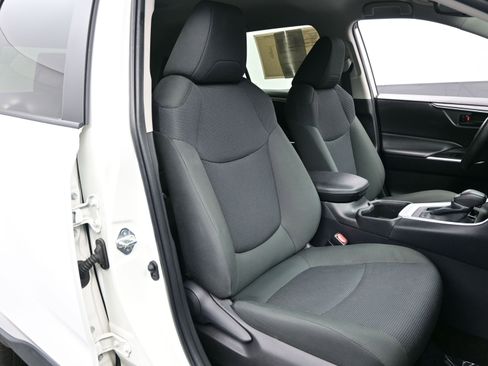 Used 2024 Toyota RAV4 LE image 13