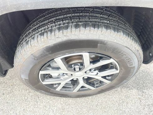 Certified 2025 Jeep Grand Cherokee Limited AWD/4WD image 14