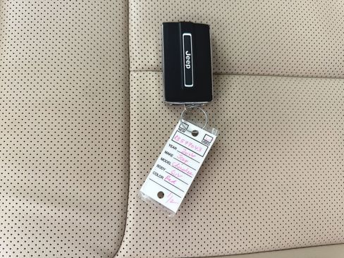 Used 2024 Jeep Grand Cherokee Limited w/ Luxury Tech Group II AWD/4WD image 39