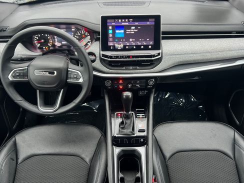 Used 2024 Jeep Compass Latitude image 14