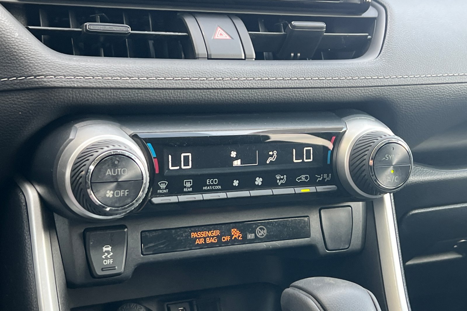 Certified 2022 Toyota RAV4 LE AWD/4WD image 19