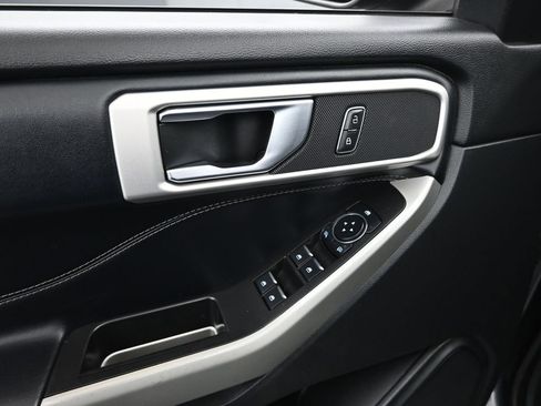 Certified 2021 Ford Explorer XLT image 10