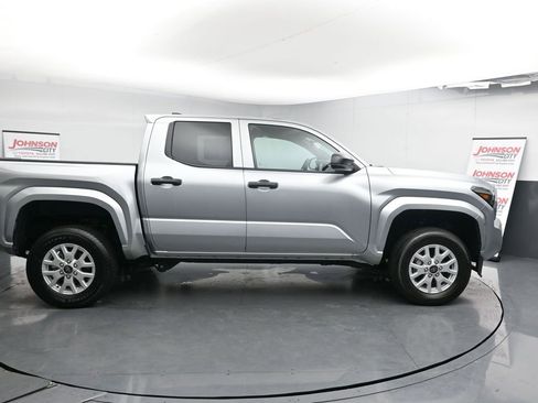 Used 2025 Toyota Tacoma SR image 9