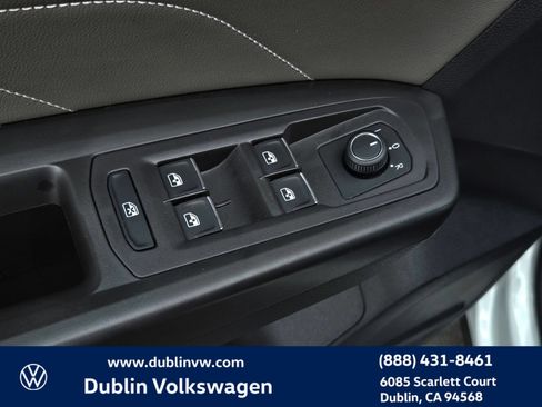 Certified 2023 Volkswagen Atlas SE FWD image 11