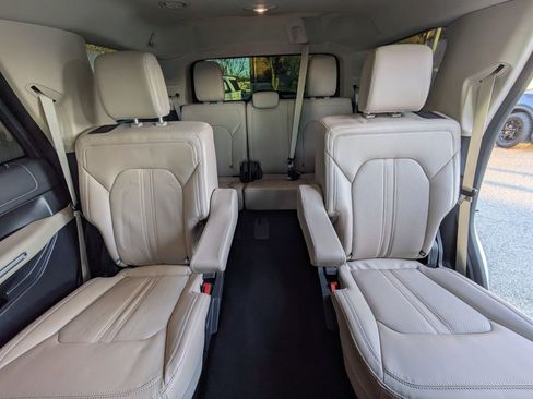 Certified 2024 Ford Expedition Limited image 30